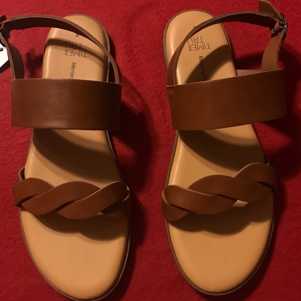 NWT TIME and TRU Memory Foam Sandals - Picture 6 of 13